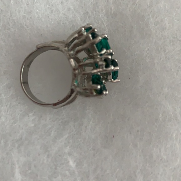 Beautiful statement ring - Picture 9 of 9